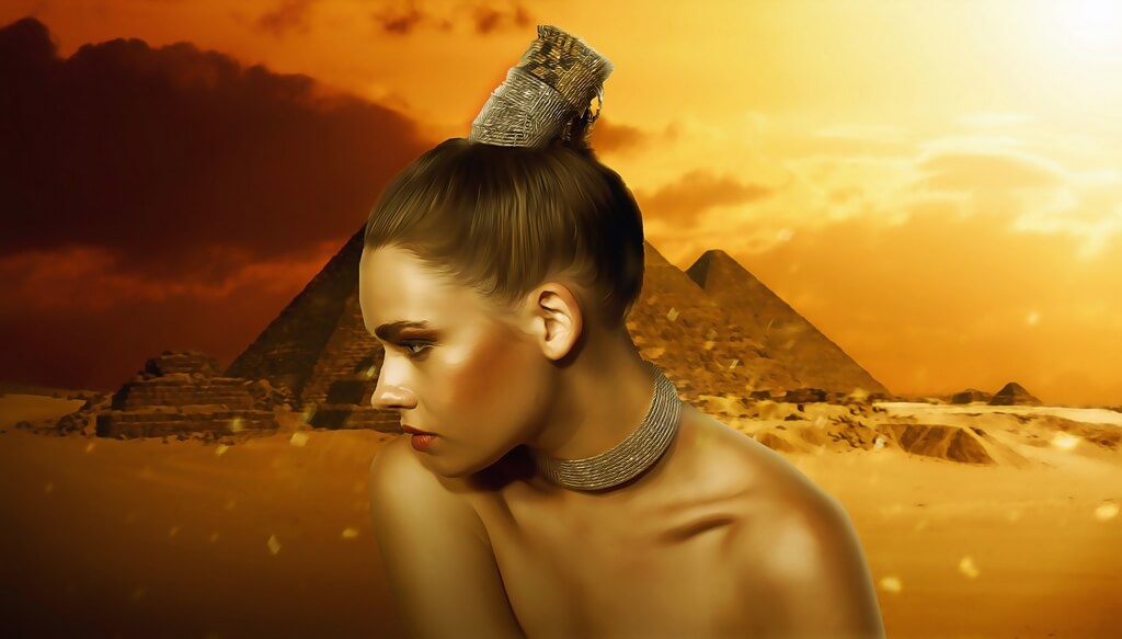 Princesse Egyptienne Pyramide Désert
